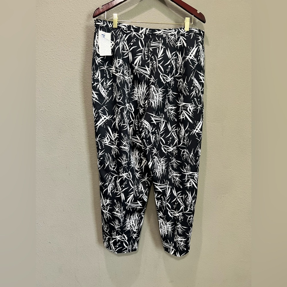 Pendleton Straight Leg Black White Floral Silk Blend Side Zipper Pant Size  18 - Picture 2 of 9